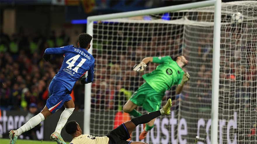 Estevao Shines as Chelsea Crush 10-Man Barcelona 3-0 in Champions League