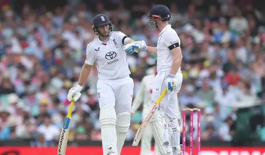 Root, Brook Steady England as Rain Disrupts Final Ashes Test Opener