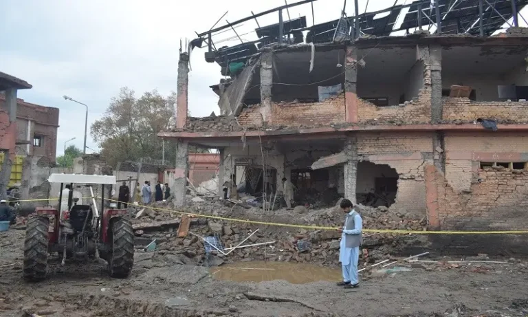 Suicide Car Bombing at Domel Police Station in Bannu Kills Five, Injures 13