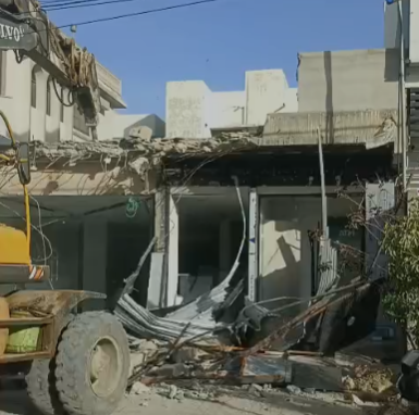 Illegal Constructions Demolished in Karachi’s Gulshan-e-Iqbal Under SBCA Crackdown