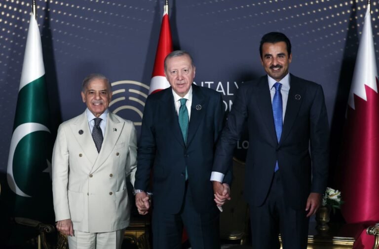 Pakistan, Türkiye and Qatar Leaders Hold Trilateral Talks on Regional Peace at Antalya Forum