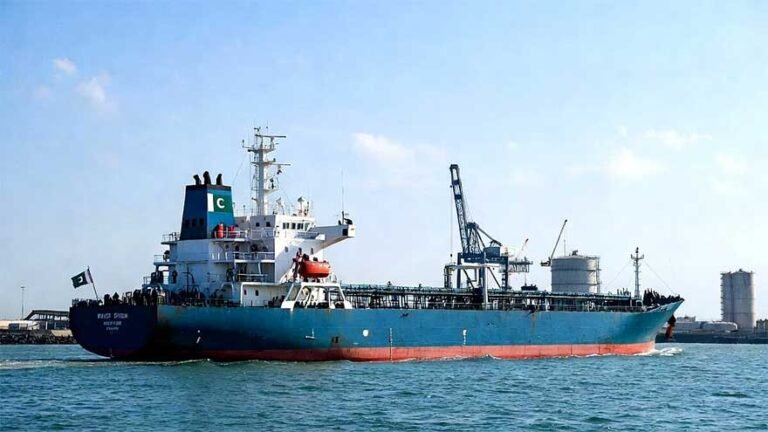 Pakistan Considers Increasing Russian Oil Imports Amid Strait of Hormuz Concerns