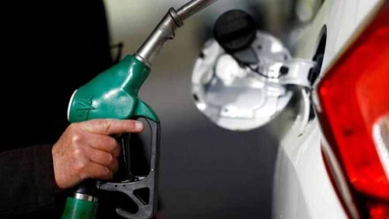 Pakistan Cuts Petrol, Diesel Prices by Rs5 Per Litre