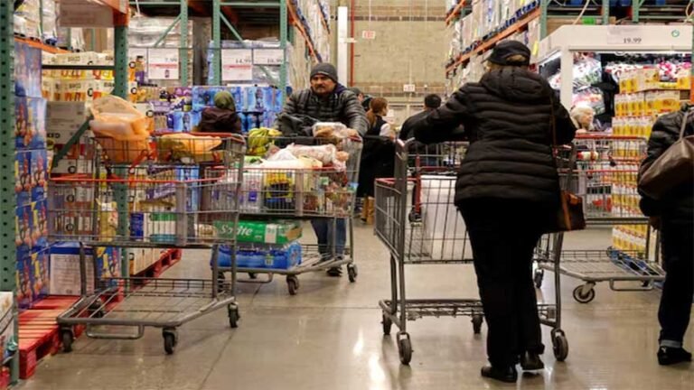 US Consumer Sentiment Hits Record Low as Inflation and Fuel Costs Rise