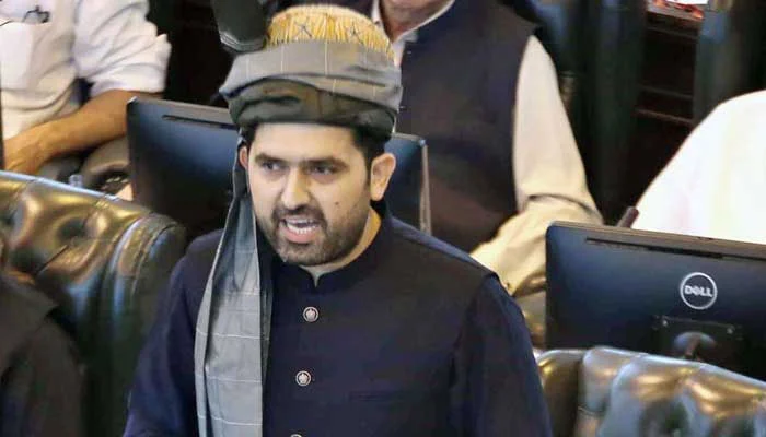 KP Chief Minister Afridi Rejects Removal Rumours, Says He Has Imran Khan’s Backing