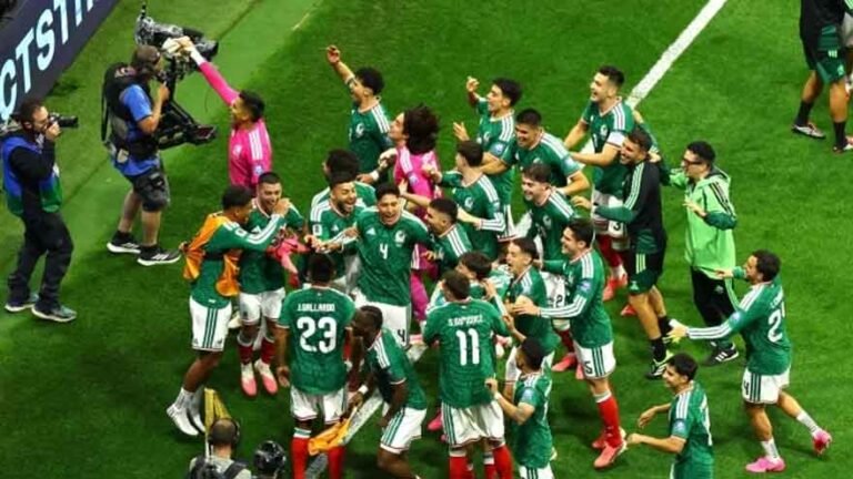 Mexico celebrates victory over Ecuador at Azteca Stadium in the World Cup