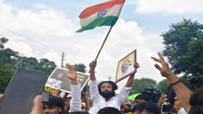 Indian students protest over alleged irregularities in government recruitment exams in Jharkhand.