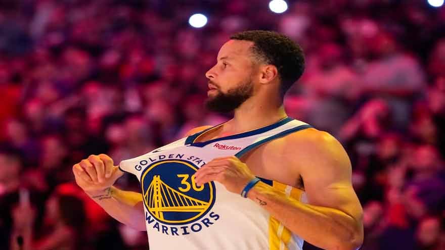 Stephen Curry of the Golden State Warriors during an NBA game.