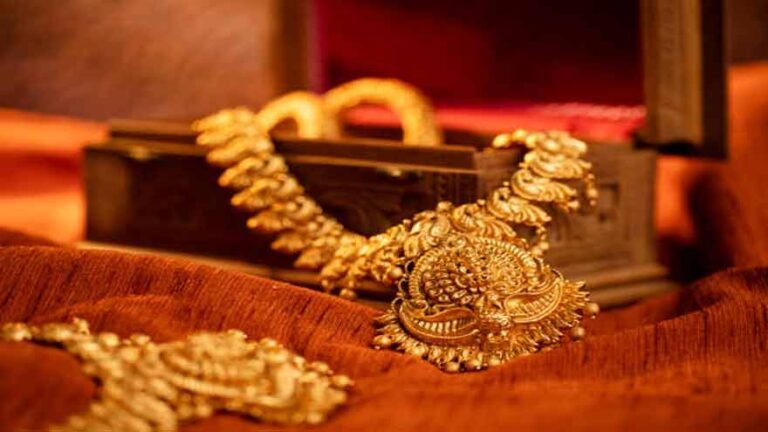 Gold jewellery displayed as 24-karat gold prices decline in Pakistan.