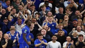 League Cup Chelsea beat Luton to reach third round