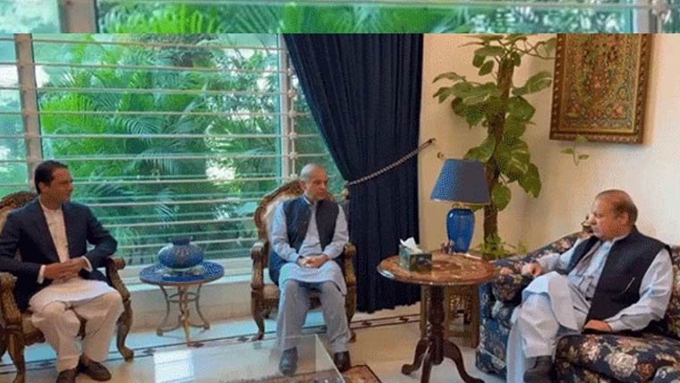 Nawaz Sharif and PML-N leadership meet newly elected AJK Prime Minister Iftikhar Gilani