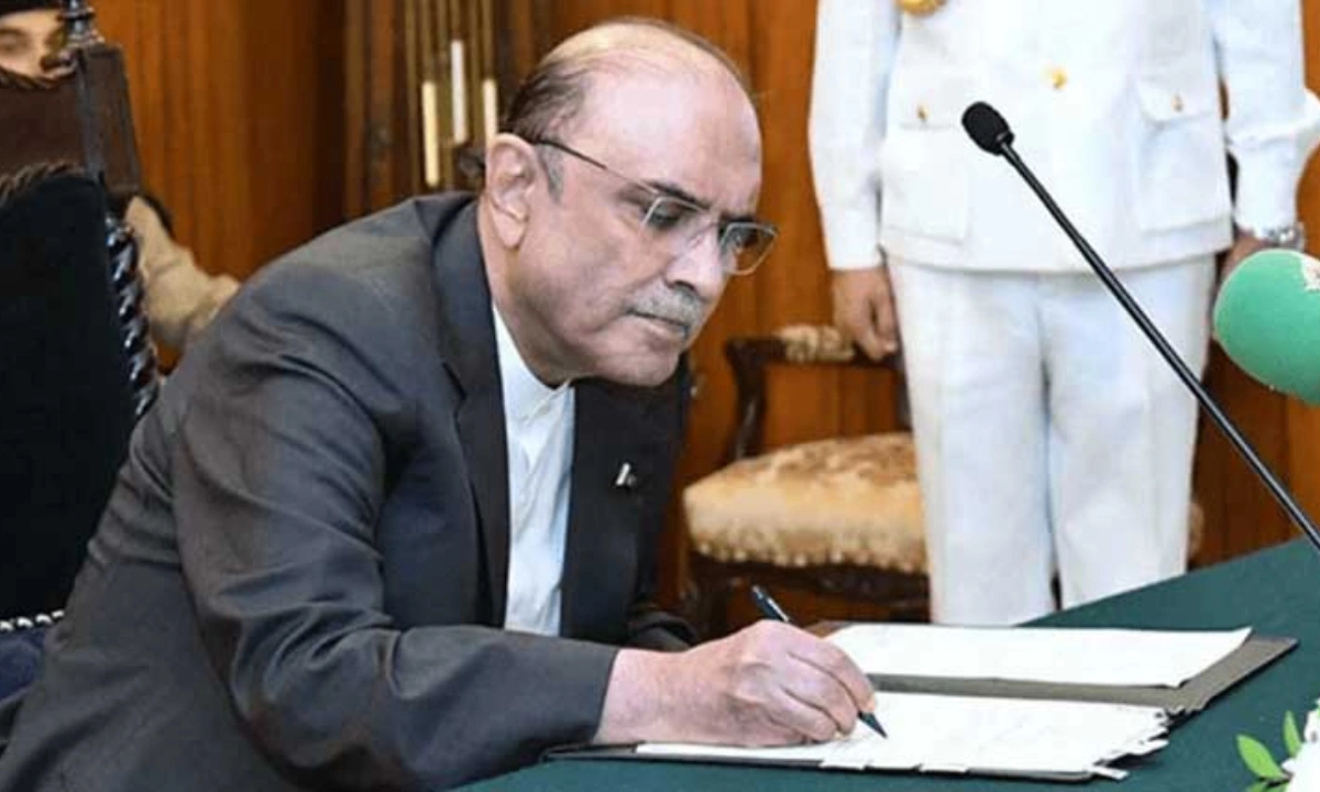 KP Emergency decision involving Prime Minister Shehbaz Sharif and President Asif Ali Zardari.