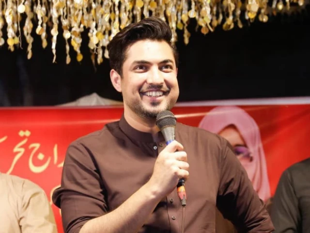 Iqrarul Hassan as a Karachi court extends the journalist’s physical remand in a case involving alleged anti-state social media content.